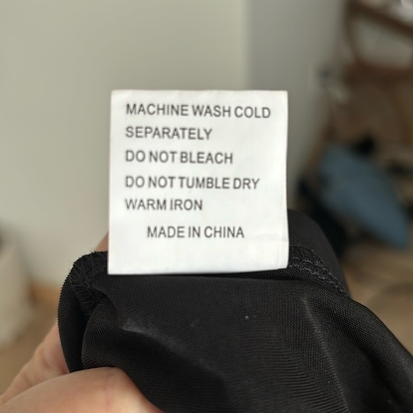 SEXY BLACK SHIMMER ONE SHOULDER DRESS - Picture 8 of 8